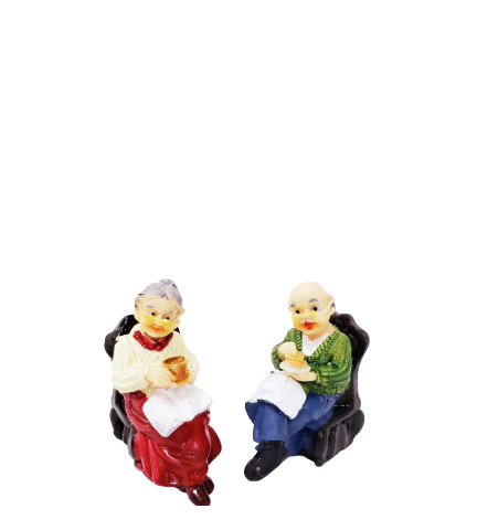 Toptan Tekli Koltukta Oturan Sevimli Dede Nine Biblosu