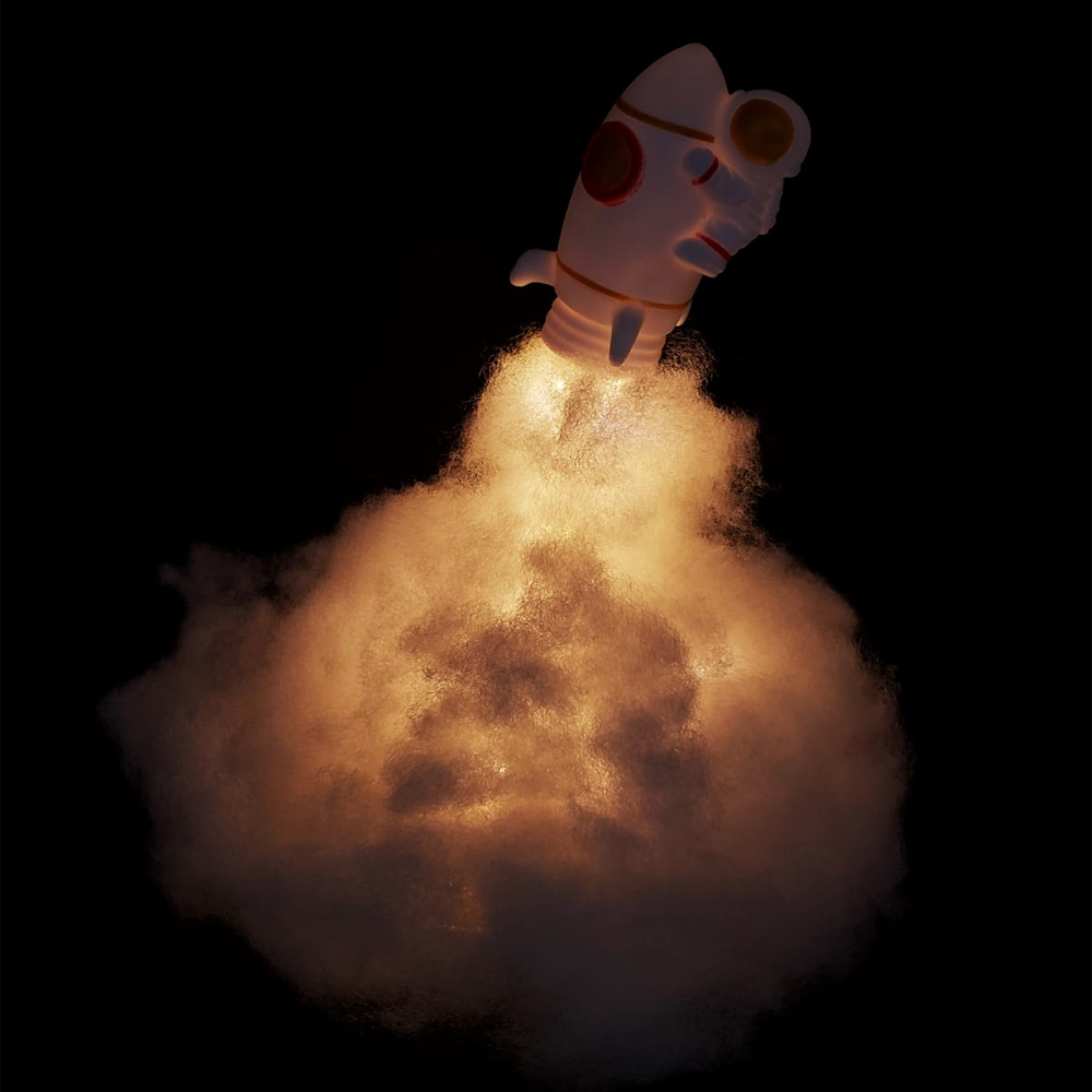 Toptan Uçan Astronot Tasarımlı Gece Lambası