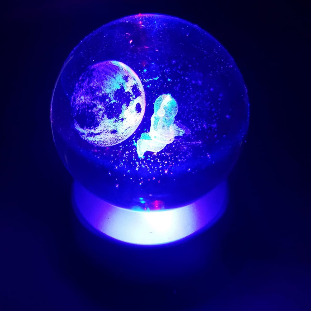 Toptan Astronot Tasarımlı Renk Değiştiren Cam Küre