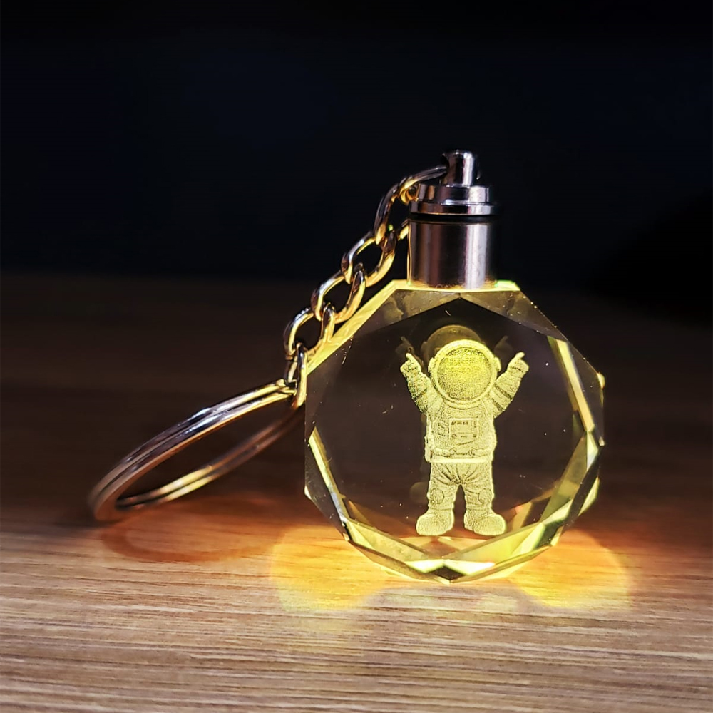 Toptan Kristal Renk Değiştiren Astronot Anahtarlık