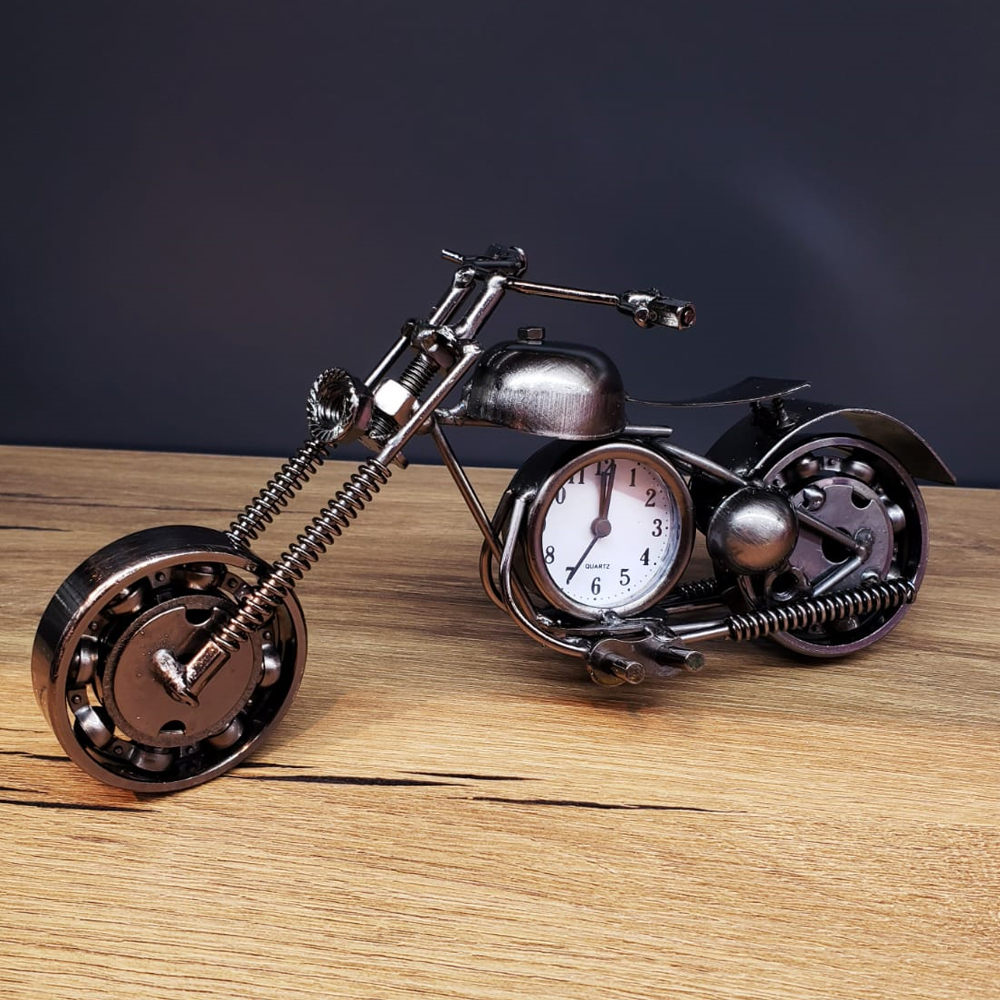 Toptan Masaüstü Dekoratif Metal Motor Saat