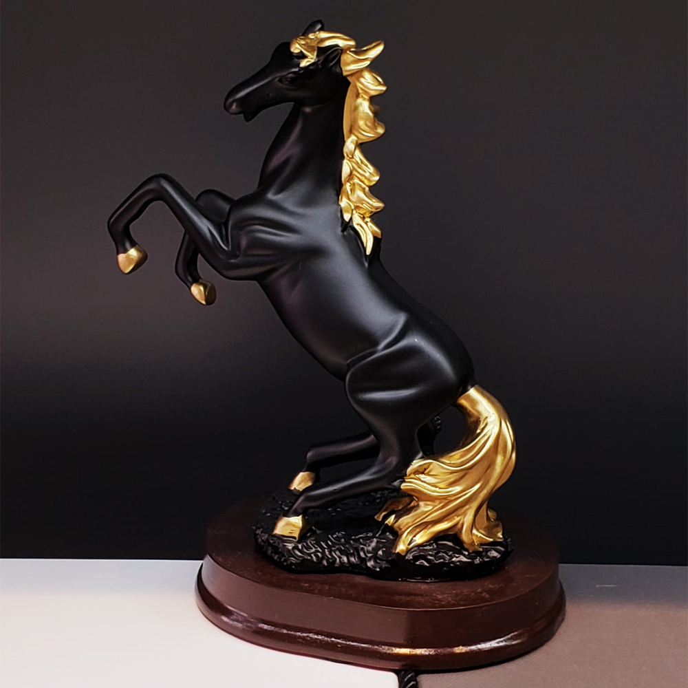 Toptan Dekoratif Şaha Kalkan At Biblo