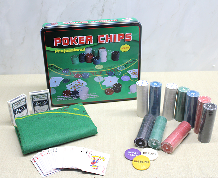 Metal Kutulu 500 Chip Ve 2 Adet İskambil  Kağit Setine Sahip Poker Oyunu Alk3540