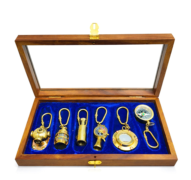 Ahşap Kutulu Denizci Temalı Pirinç Anahtarlık Seti KEY-0285