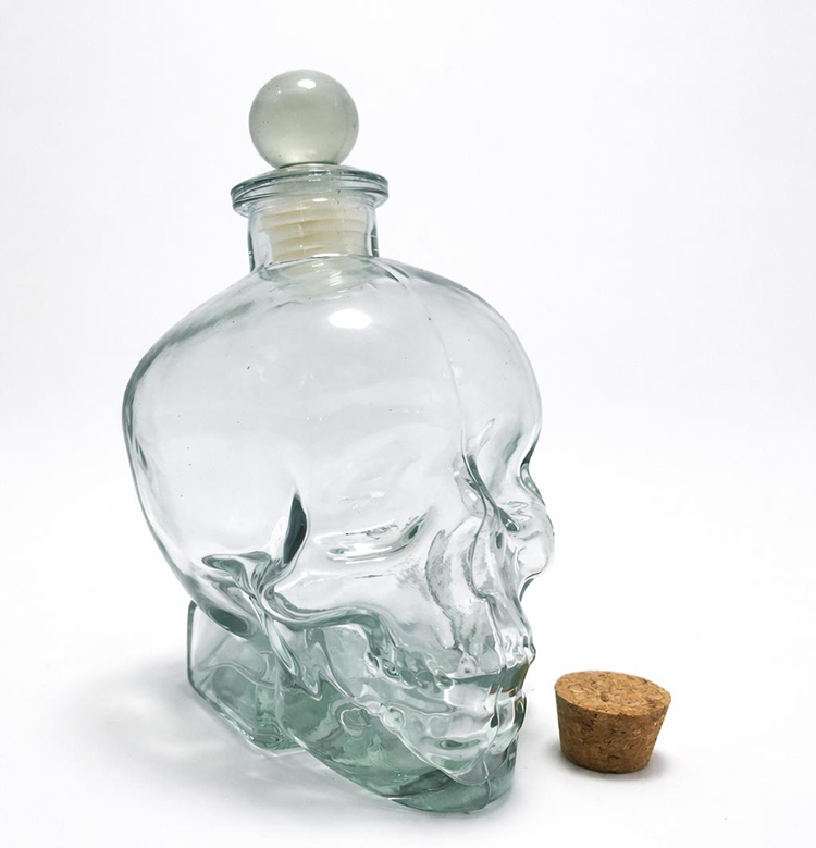 Cam Kurukafa İçki Şişesi 16 Cm Alk2154